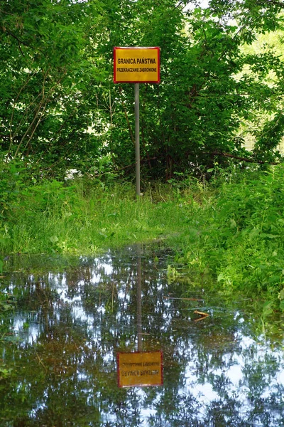 Polonya ile Ukrayna arasındaki sınır işareti