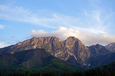 Giewont Dağı, Polonya Tatra Dağları'nın en bilinen dağlarından biri