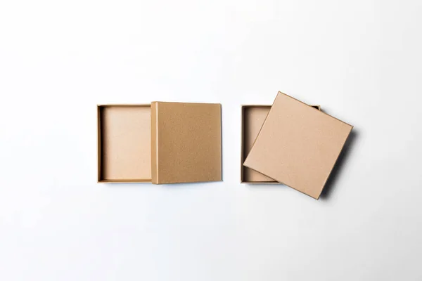 Papel Artesanal Marrón Cajas Cartón Con Tapa Mockup Aislado Sobre — Foto de Stock