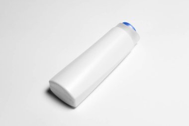Beyaz Plastik Şampuan Şişesi ve Flip-Top Lid. Göreviniz İçin Şablonu Ayarlayın. Yüksek çözünürlüklü fotoğraf. Üst görünüm