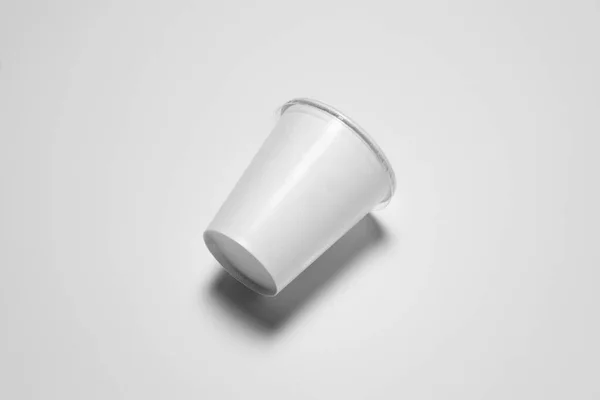 Fehér Paper Cup Mock Fedéllel Egy Ital Fehér Nagy Felbontású — Stock Fotó