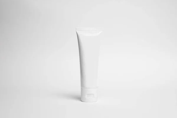 Pacchetto Tubo Cosmetico Vuoto Mockup Crema Gel Isolato Sfondo Bianco — Foto Stock