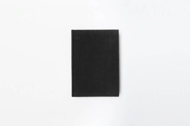 Boş siyah Hardcover Kitap Model-up beyaz arka planda izole. Yüksek çözünürlüklü fotoğraf.