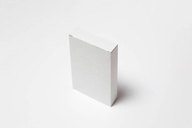 Boş Beyaz Ürün Paket Model Kutusu. Konteynır, beyaz üzerine ambalaj şablonu. Beyaz karton kutu. Üst görüntü. Yüksek çözünürlüklü fotoğraf..