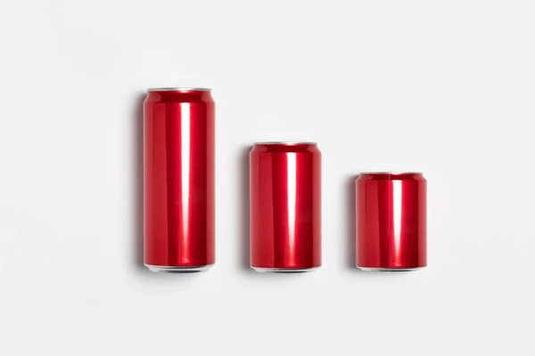 Soda Vermelha Alumínio Pode Definir Mock Isolado Fundo Cinza Claro — Fotografia de Stock