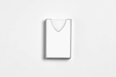 Açık gri arkaplanlı Hard Nane Şekerleri Kutusu. Yüksek çözünürlüklü fotoğraf.