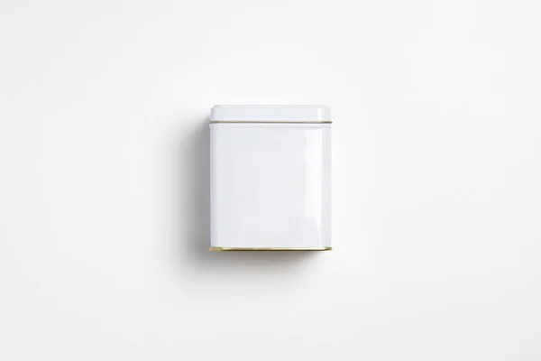 白色正方形的锡包装衬托在白色背景上 干货锡罐 高分辨率照片 — 图库照片