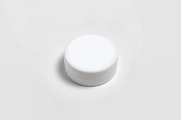 白の背景に隔離されたブランク化粧品ジャーモックアップのトップビューパッケージクリア化粧品クリームポット製品設計のための準備ができてクリッピングパスを持つ — ストック写真
