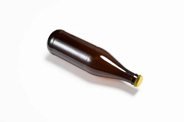 Full Brown Beer Bottle Mock Witte Achtergrond Hoge Resolutie Foto — Stockfoto