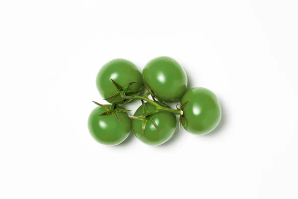 초록색 토마토가 배경에 고립되어 고해상도 — 스톡 사진