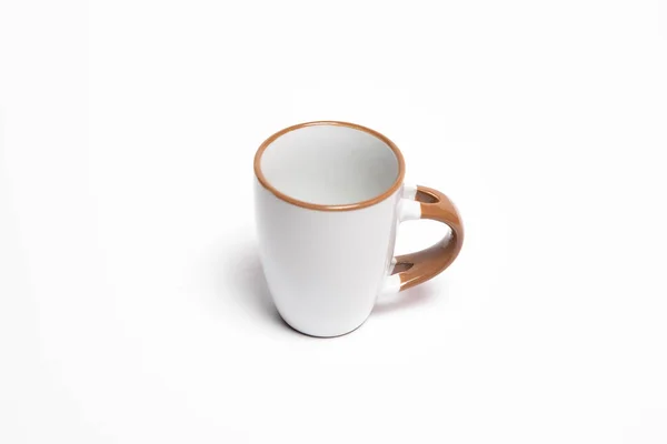 Biały Kubek Ceramiczny Pusty Pusty Pusty Kawy Lub Herbaty Izolowane — Zdjęcie stockowe
