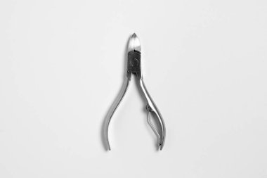 Beyaz arka planda gümüş renkli şeker. Yüksek çözünürlüklü fotoğraf.