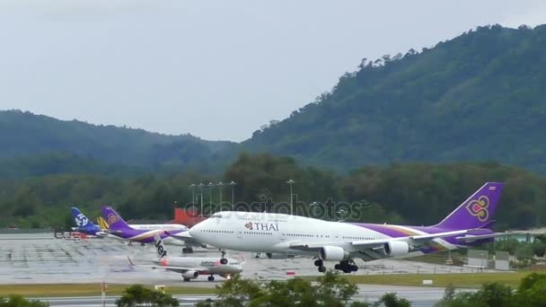 타이 항공 보잉 747 방문 — 비디오