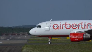 Air Berlin Airbus A320 çıkarmaya hazırlar