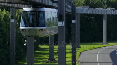 Monoray tren yolcu ile