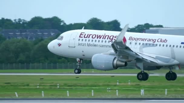Eurowings Airbus A320 aterrizaje — Vídeos de Stock