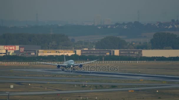 Air Canada Boeing 787 Dreamliner landning — Stockvideo