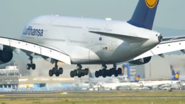 Frankfurt am Main Lufthansa Airbus A380 geldi