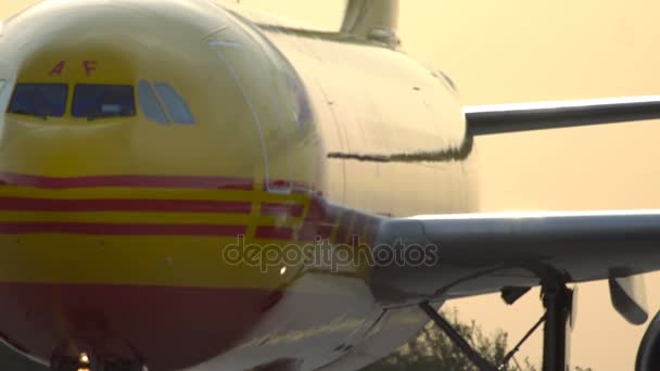 DHL Airbus A310 in taxi — Video Stock
