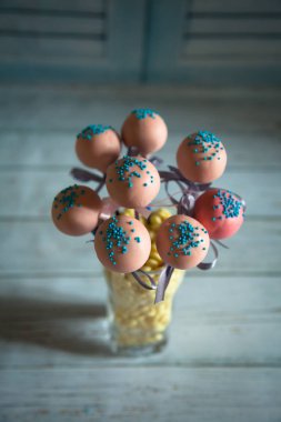 Pembe pasta cam açılır 