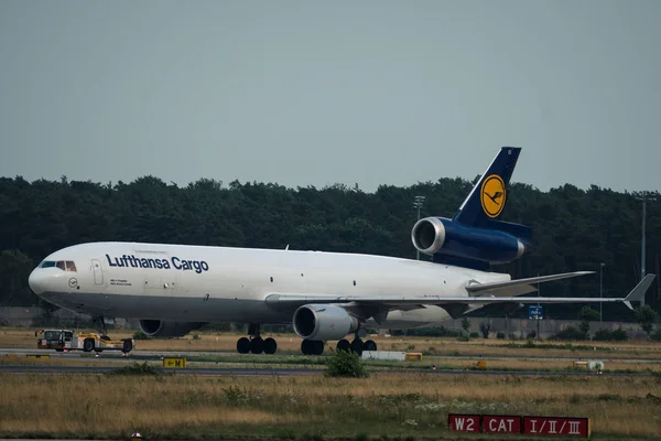 Lufthansa kargo Mcdonnell Douglas Md-11 airfiel çekme