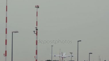 Airbus A380 sinek Frankfurt am Main Havalimanı uzak