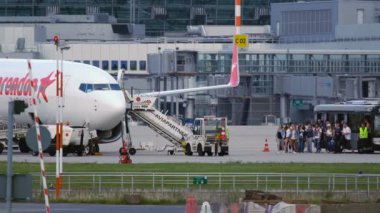 Corendon Havayolları uçak yolcu yaklaşımlar