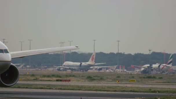 Primer plano de Airbus A330 de United Airlines — Vídeos de Stock