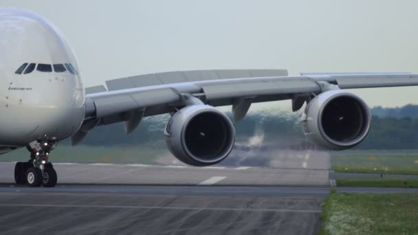 Airbus A380 Emírségek megmutatja a közeli képe — Stock videók