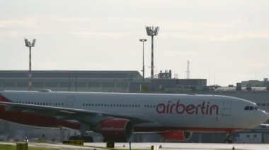 Air Berlin Taksilemek, Airbus A330