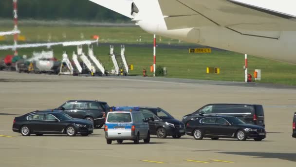 Cortège VIP avec escorte policière — Video