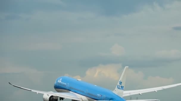 Boeing 787-9 Dreamliner Klm hava yolları çıkar — Stok video