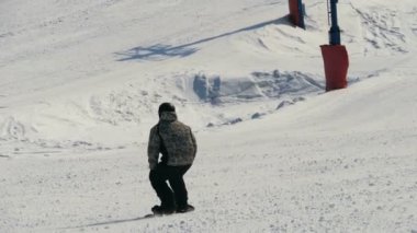 Profesyonel snowboard yokuş aşağı kayma