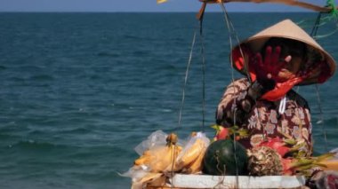 Asyalı meyve tüccarı