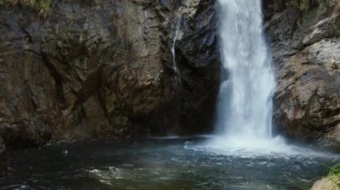 Waterfall straight to see