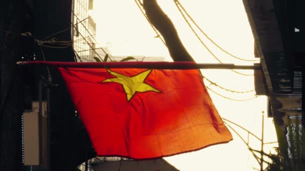 Bandera vietnamita en cámara lenta — Vídeos de Stock