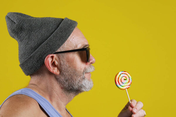 Side View Stock Video Aged Bearded Hipster Hat Sunglasses Enjoying — Stock Photo, Image