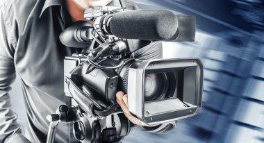 Video operatör video kaydeder.