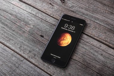 Yeni siyah iphone 7 Plus.