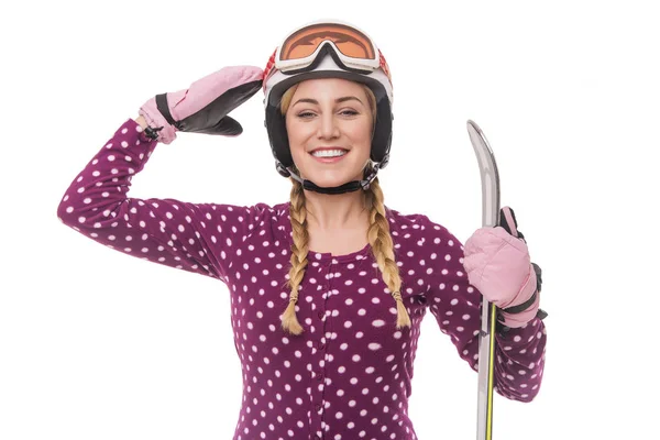 Aantrekkelijk meisje skiër op witte achtergrond. — Stockfoto