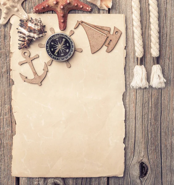 Kompasu, kotva, Starý papír s příslušenstvím, moře. — Stock fotografie