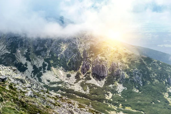 Horská krajina na zamračený den s dešťové mraky. Tatra Mountains. — Stock fotografie