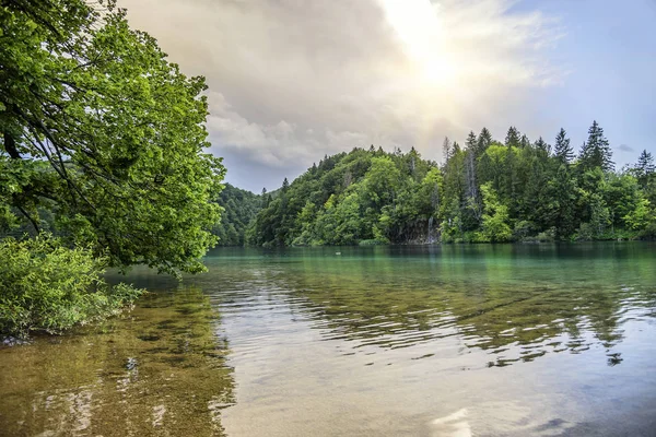 Lagos de Plitvice por la noche . — Foto de Stock