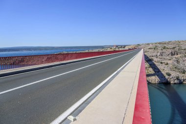 Kırmızı Maslenica köprü Hırvatistan.