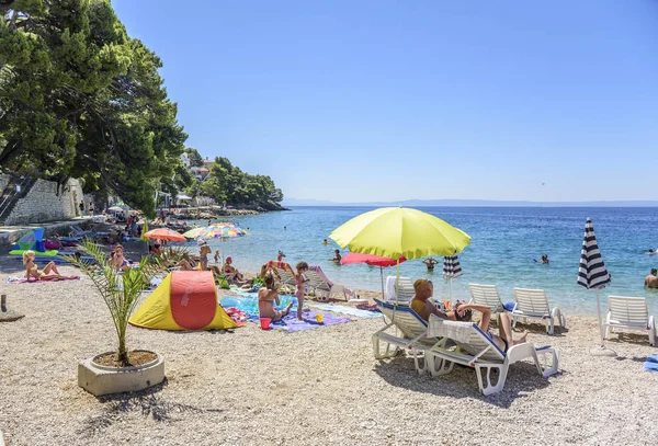Şaşırtıcı görünümü Brela Beach, Dalmaçya, Hırvatistan.