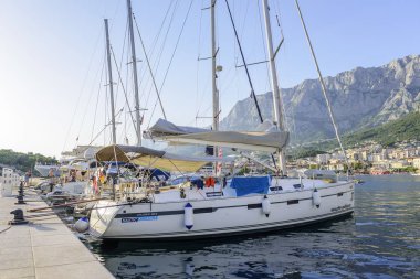 Setin içinde Makarska resort kasaba.