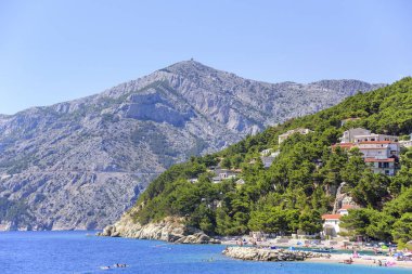 Şaşırtıcı görünümü Brela Beach, Dalmaçya, Hırvatistan.