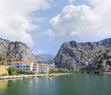 kasaba omis Hırvatistan.