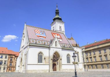 St kilise Meydanı, Zagreb, işaretler.