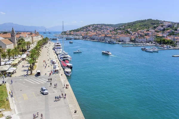 Kalenin Trogir Şehri kasabadan görünümünü.
